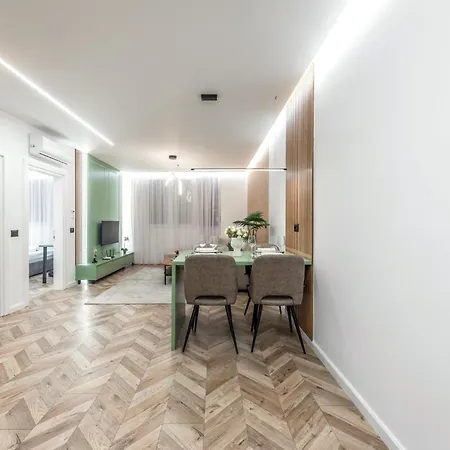 Modern Beachside 100mbs