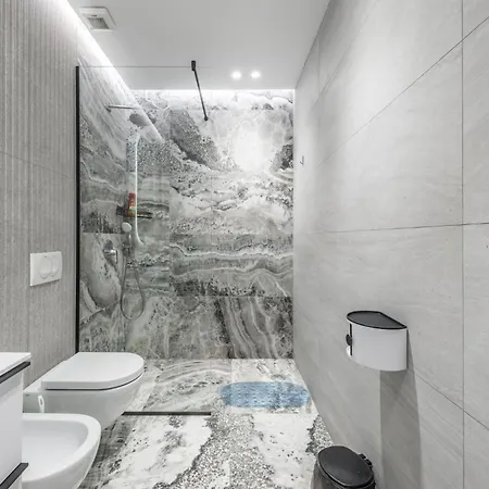 Modern Beachside 100mbs * Durrës
